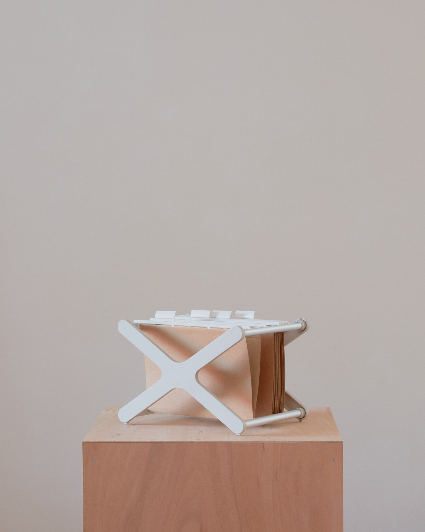 Jasper Morrison : XX File Holder [Italy]